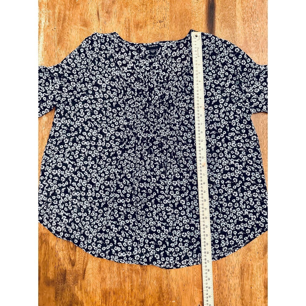 EUC Torrid semi sheer 3/4 sleeve floral print top size 0 - Picture 5 of 8